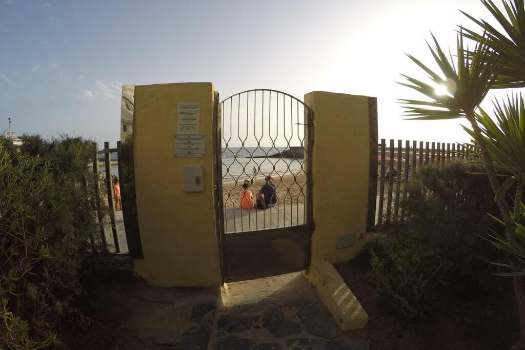 Studio Apartment La Lajilla Located At Beachfront Arguineguin Экстерьер фото